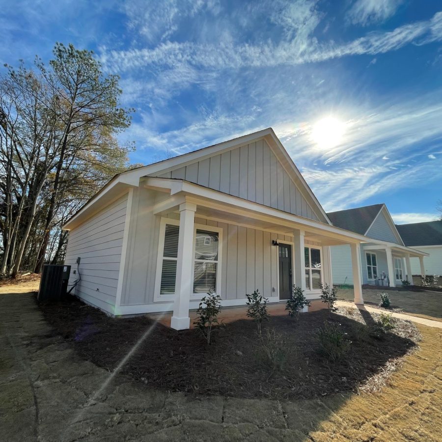 1-Bed Cottage Front of Home 4